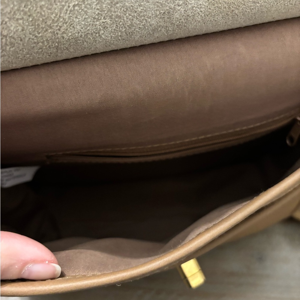 Classic Collection Handbag - Picture 3 of 6